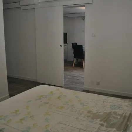 דירה 2 Pieces Renove En Rez-de-chaussee Proche De La Gare
